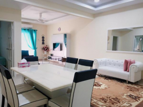 Homestay Farah Tiara Duta Kondominium Ampang Selangor